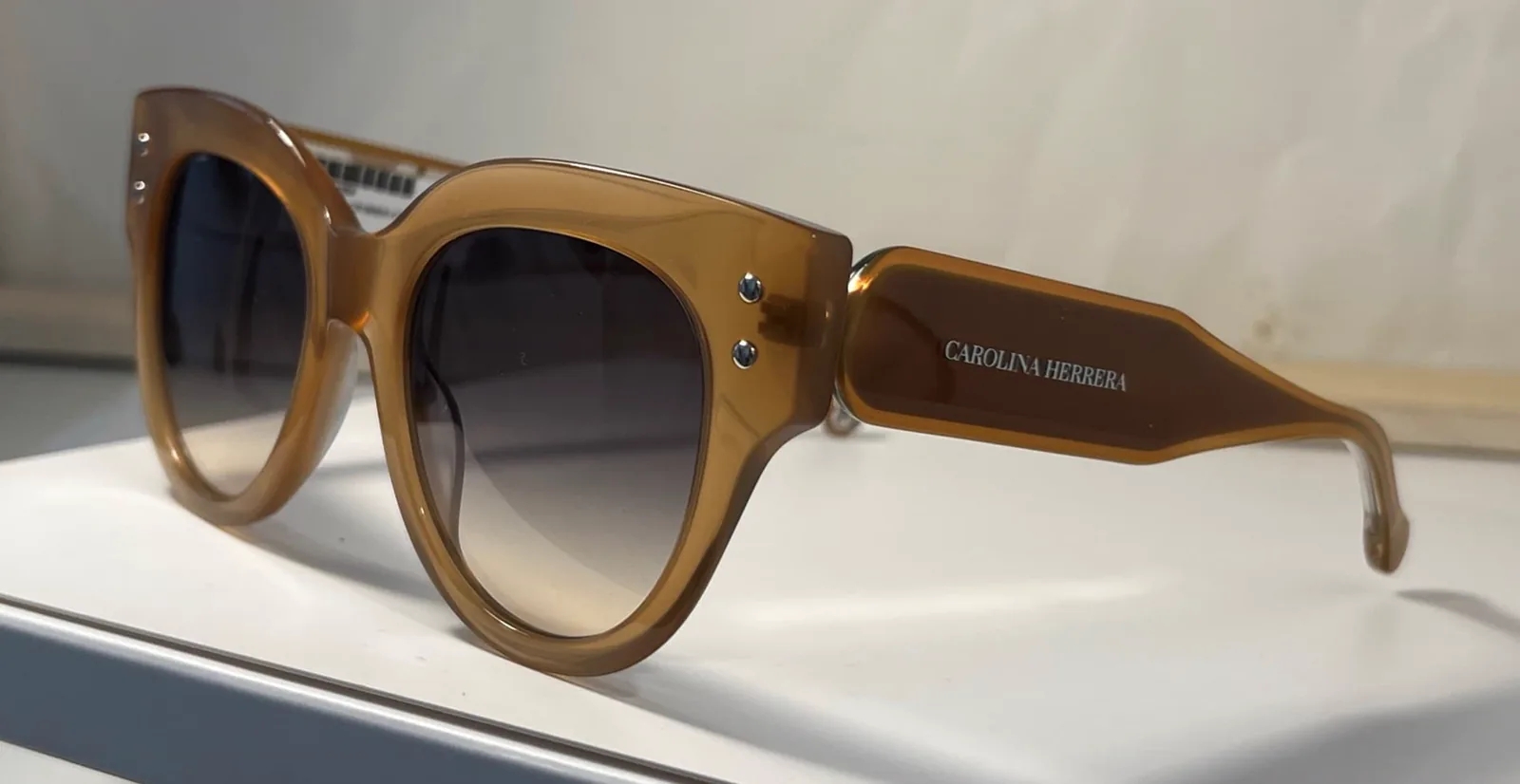 Lunettes Carolina Herrera modèle 144