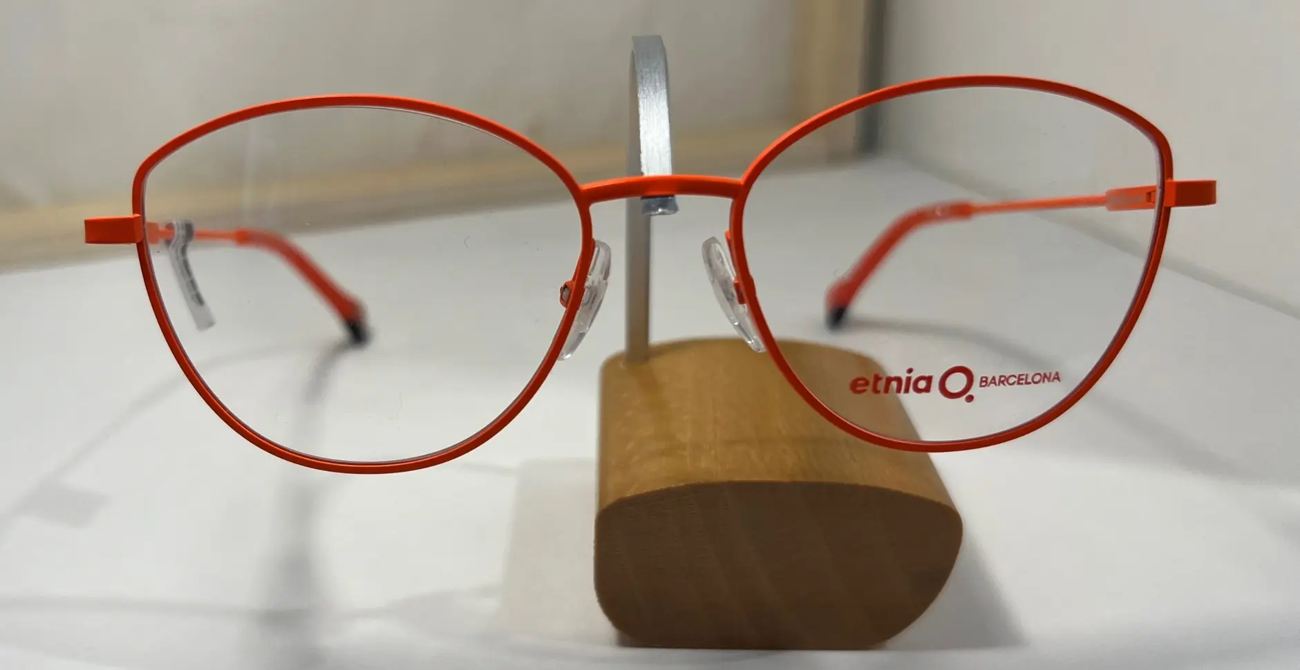 Lunettes Etnia Barcelona modèle 002 chez Optique Anaka