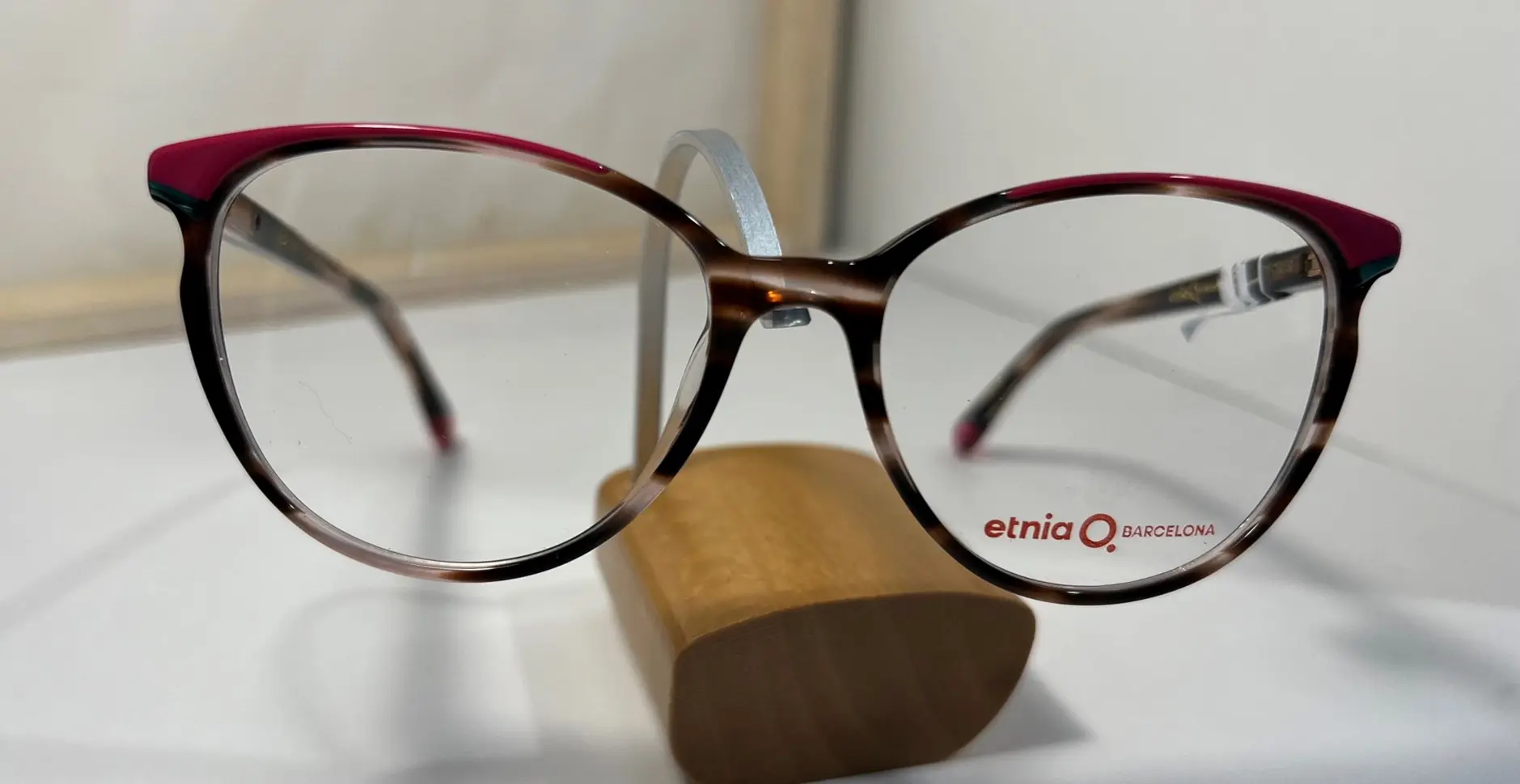 Lunettes Etnia Barcelona modèle 009 chez Optique Anaka
