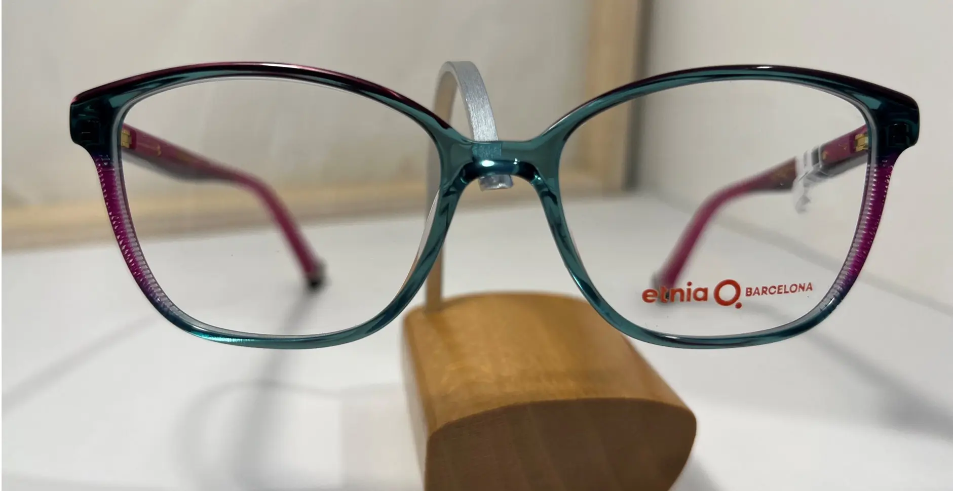 Lunettes Etnia Barcelona modèle 013 chez Optique Anaka