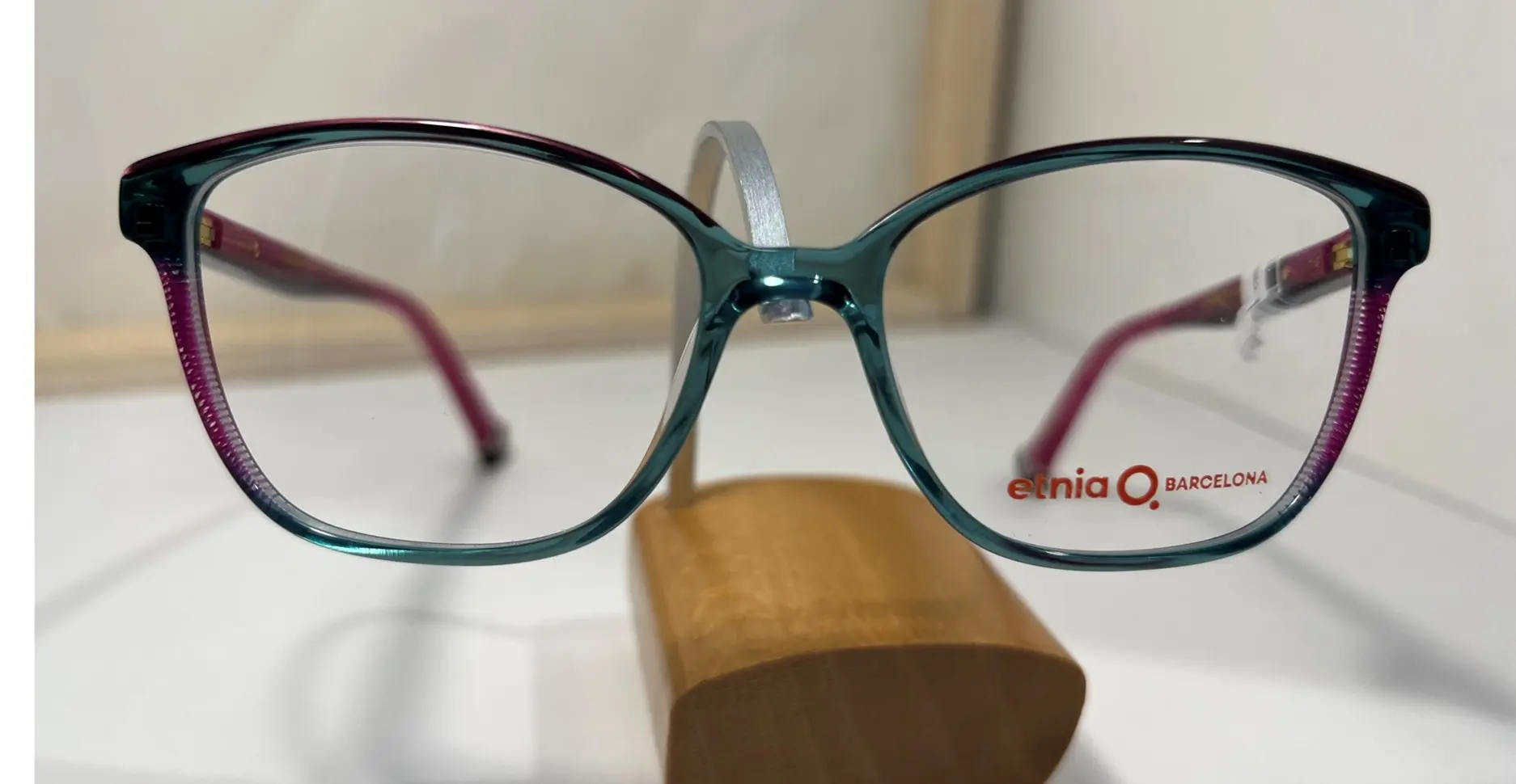 Lunettes Etnia Barcelona modèle 016 chez Optique Anaka