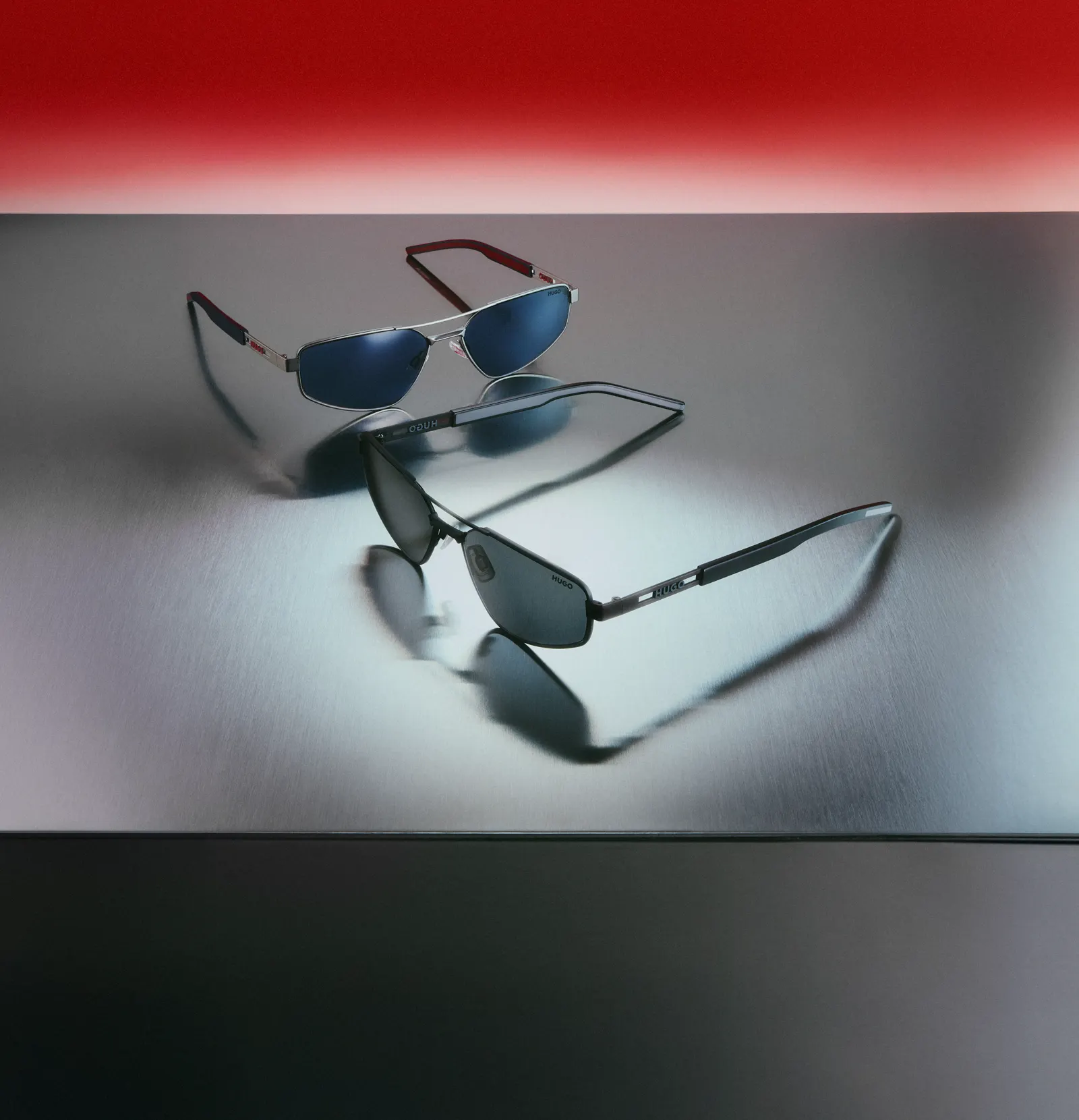 Dúo de gafas Hugo aviator metálicas y rojas