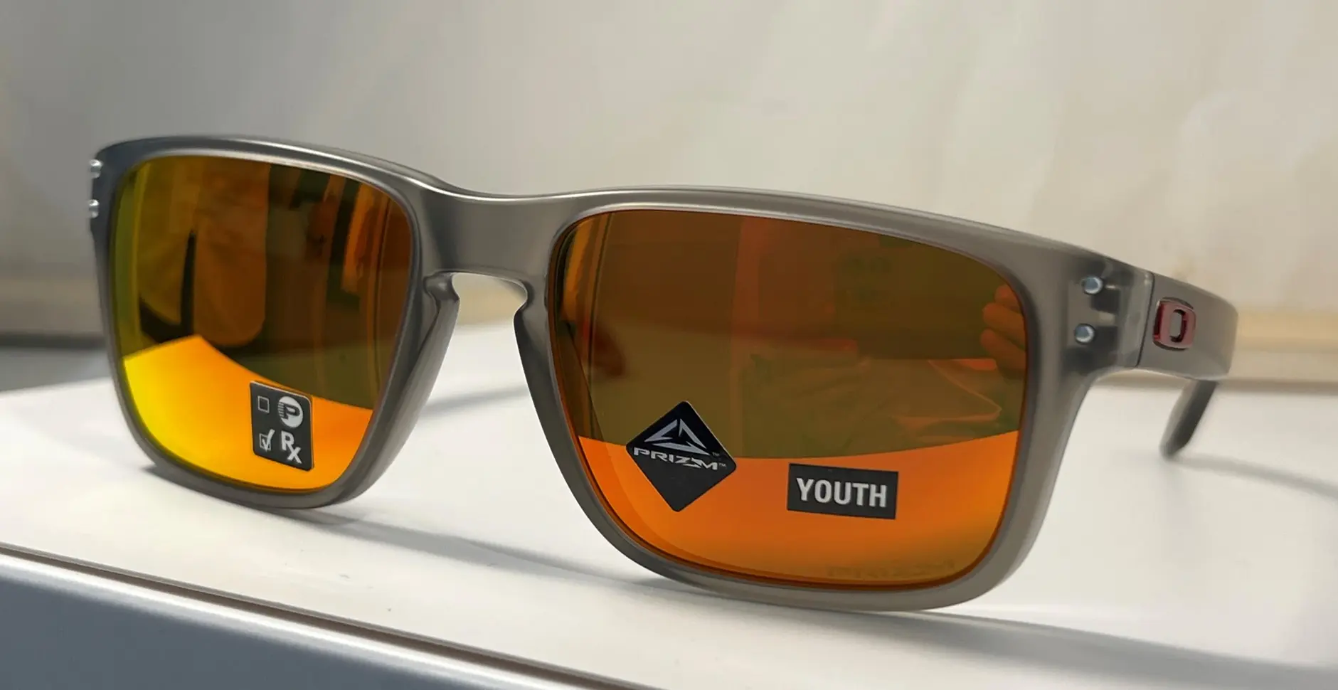 Lunettes Oakley modèle 127 chez Optique Anaka
