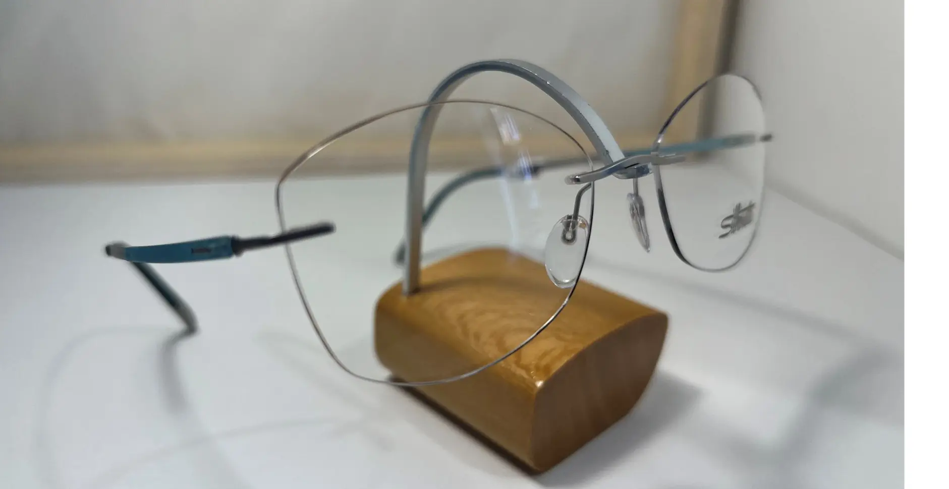 Lunettes Silhouette modèle 042 chez Optique Anaka Irun