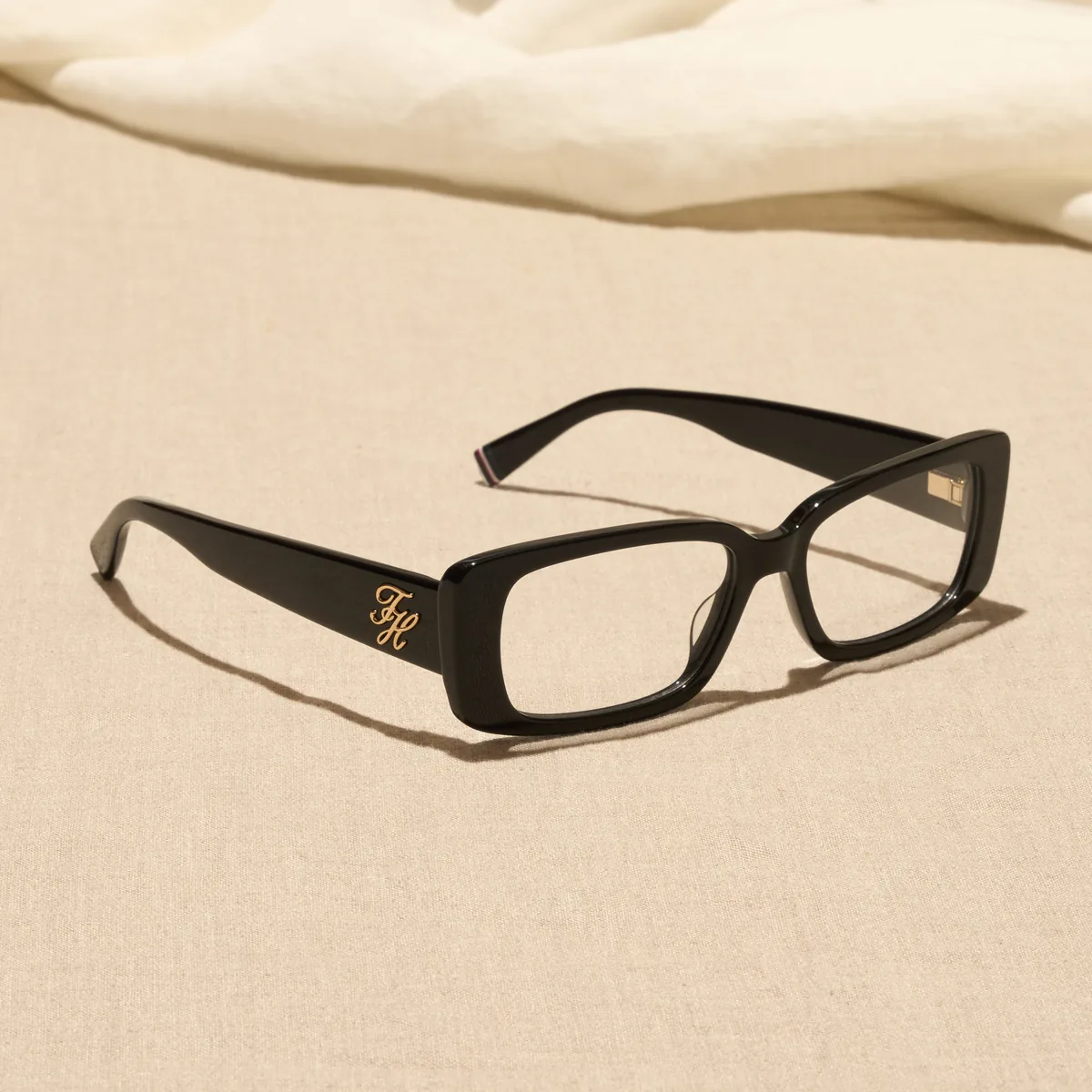 Gafas Tommy Hilfiger TH 2353 — colorway principal