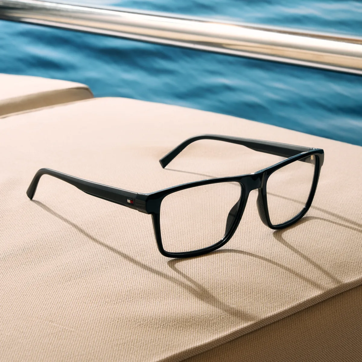 Gafas Tommy Hilfiger TH 5456 — colorway principal