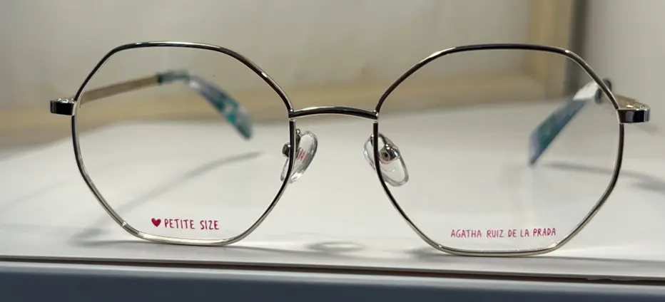 Nuestra colección de gafas: AGATHA RUIZ DE PRADA. – AnakaOptica